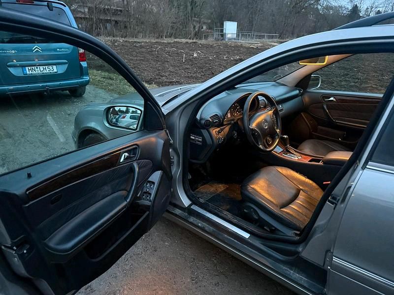 Gebraucht Mercedes C220 Elegance 150 PS (110 kW) 2007 Grau Kombi