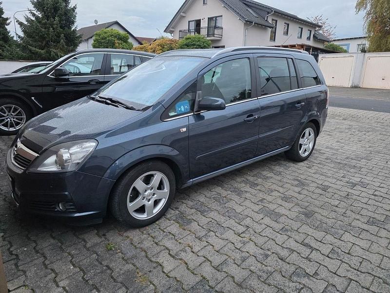 Schwarz Gebraucht 2006 Opel Zafira Sport Van / Kleinbus | 3.600 € (Etwas zu teuer) - Bild 1/4