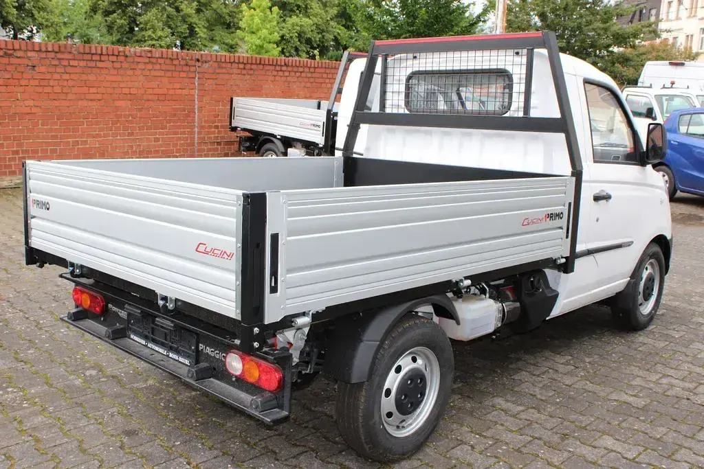 Neu Piaggio Porter 106 PS (77 kW) 2025 Weiß SUV