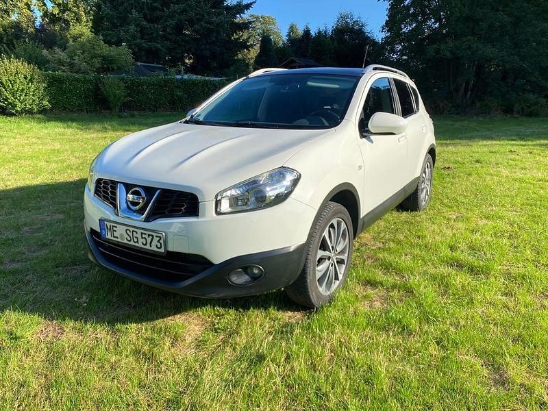 Weiß Gebraucht 2010 Nissan Qashqai I-Way SUV | 6.990 € (Fairer Preis) - Bild 1/4