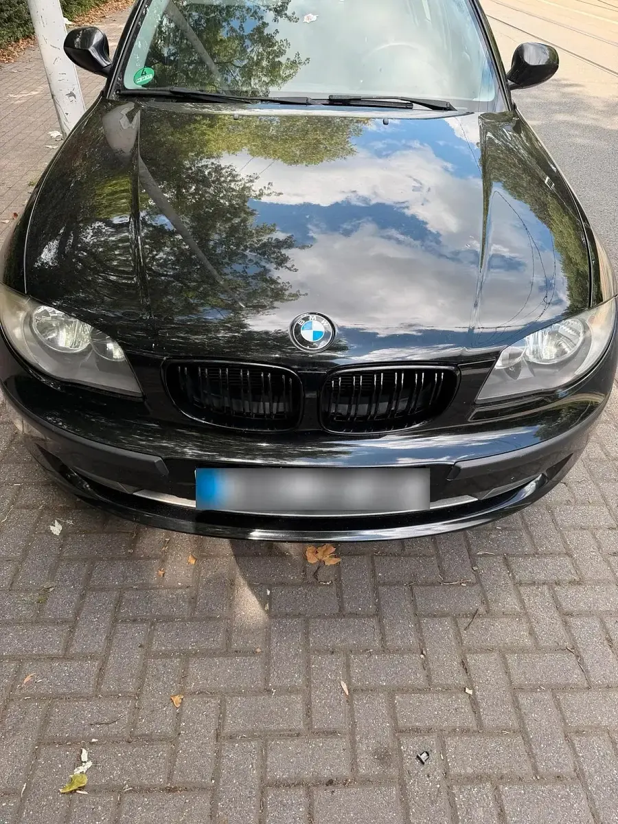 Gebraucht BMW 116 122 PS (89 kW) 2010 Schwarz Kleinwagen