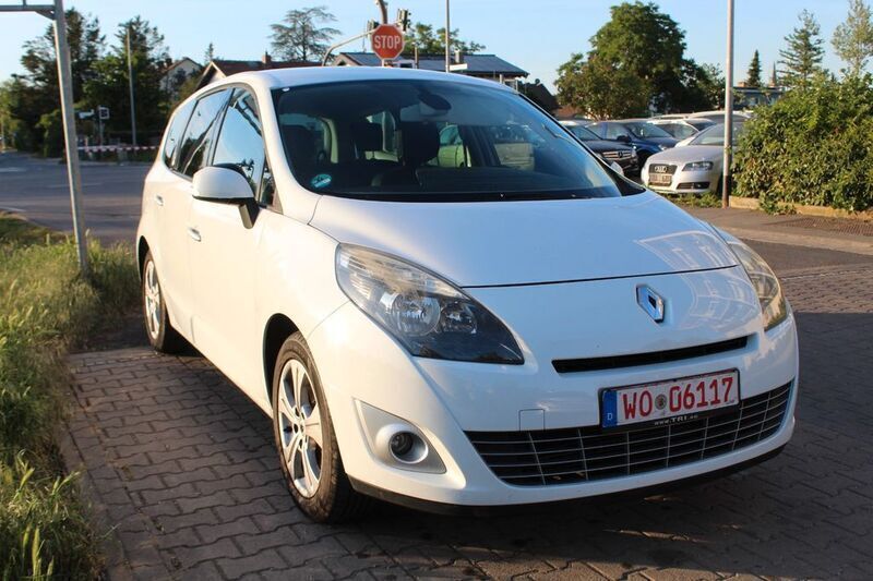 Weiß Gebraucht 2011 Renault Scénic III Dynamique Van / Kleinbus | 2.980 € (Superpreis) - Bild 1/4
