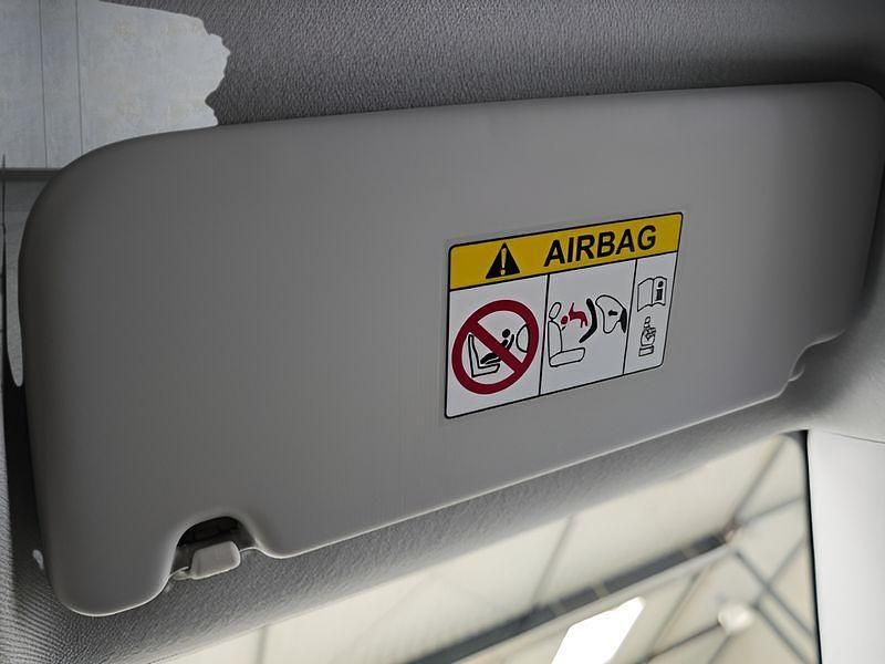 Neu Hyundai Kona 101 PS (74 kW) 2025 Grau SUV