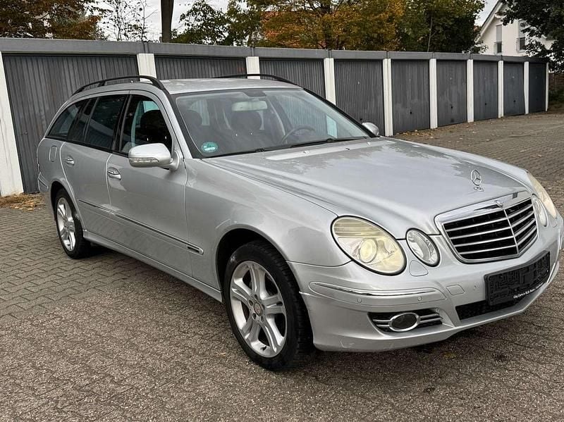 Gebraucht Mercedes E220 170 PS (125 kW) 2009 Iridiumsilber  metalliclack Kombi