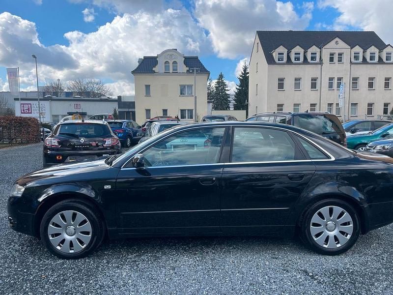 Gebraucht Audi A4 131 PS (96 kW) 2005 Rot Limousine