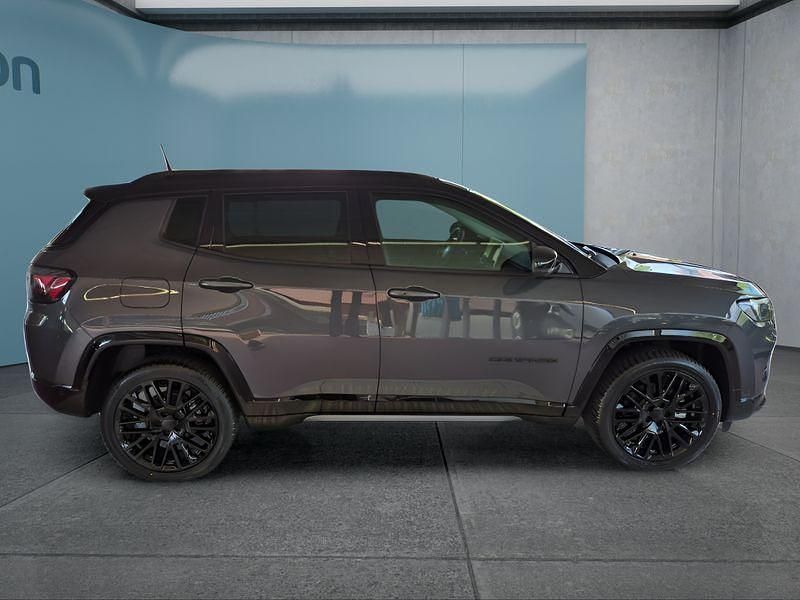 Gebraucht Jeep Compass 131 PS (96 kW) 2024 Grau SUV