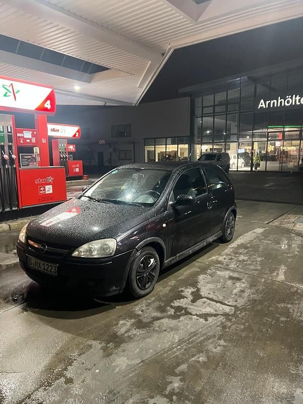 Schwarz Gebraucht 2006 Opel Corsa Kleinwagen | 300 € (Superpreis) - Bild 1/4