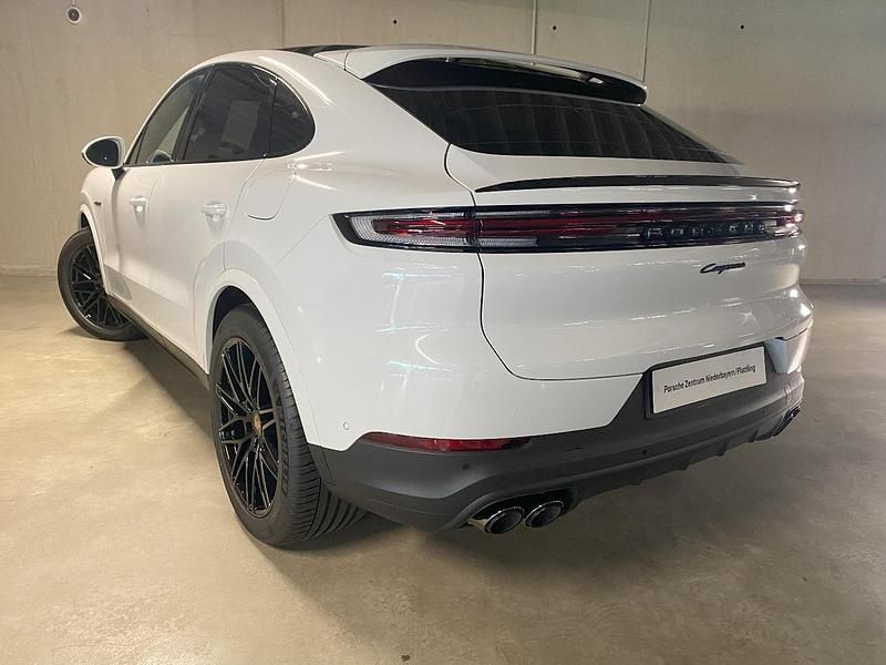 Gebraucht Porsche Cayenne E-Hybrid Coupe 470 PS (345 kW) 2025 Carraraweissmetallic Coupé
