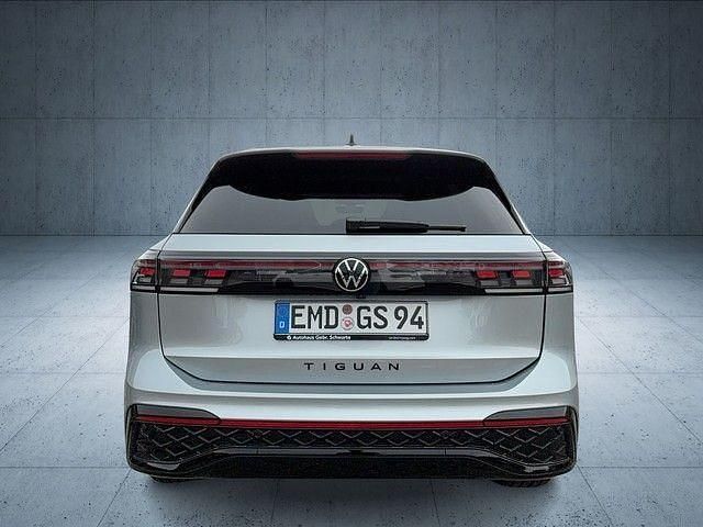 Gebraucht VW Tiguan R-line 150 PS (110 kW) 2025 Silber SUV