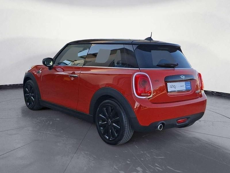 Używany Mini Cooper 136 KM (100 kW) 2021 Pomarańczowy Hatchback