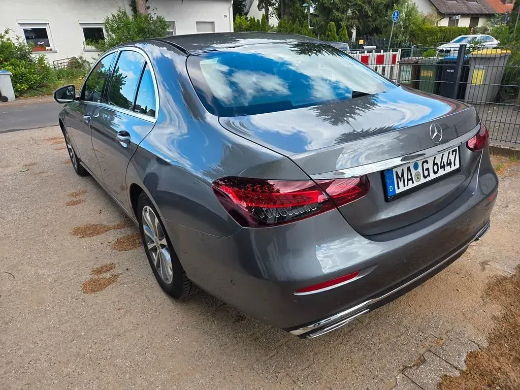 Gebraucht Mercedes E200 204 PS (150 kW) 2023 Silber Limousine