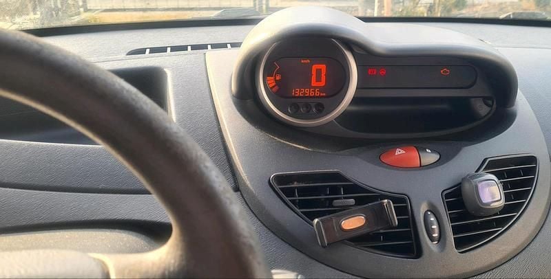 Gebraucht Renault Twingo 75 PS (55 kW) 2011 Rot Kleinwagen