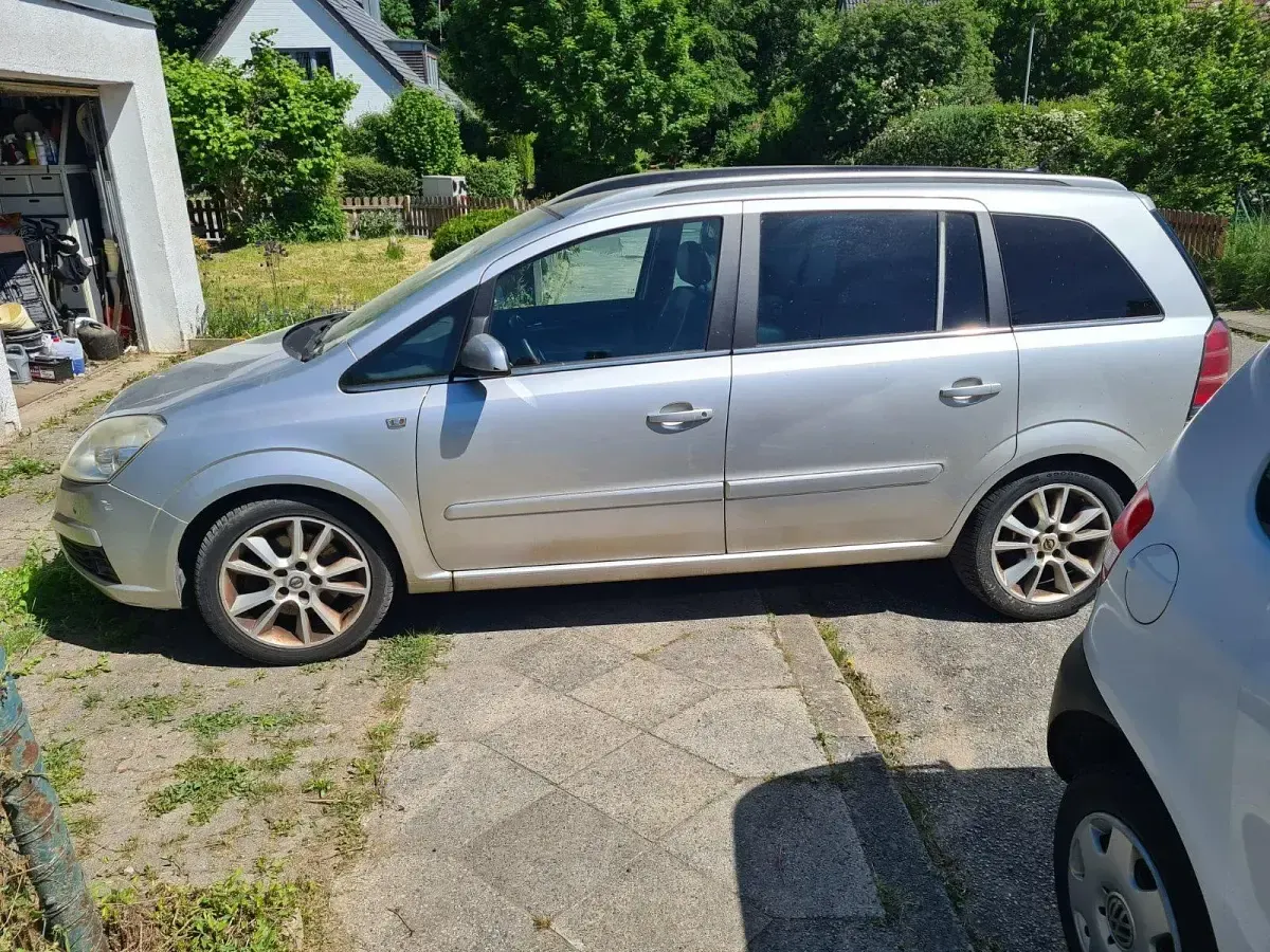 Gebraucht Opel Zafira 150 PS (110 kW) 2006 Silber Van / Kleinbus