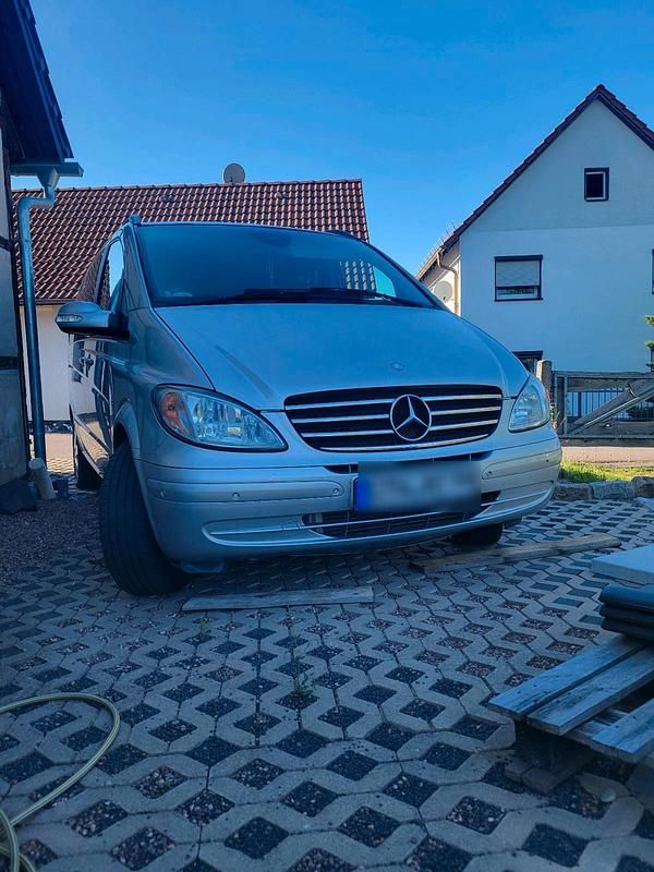Silber Gebraucht 2007 Mercedes Viano Van / Kleinbus | 14.000 € (Teuer) - Bild 1/4