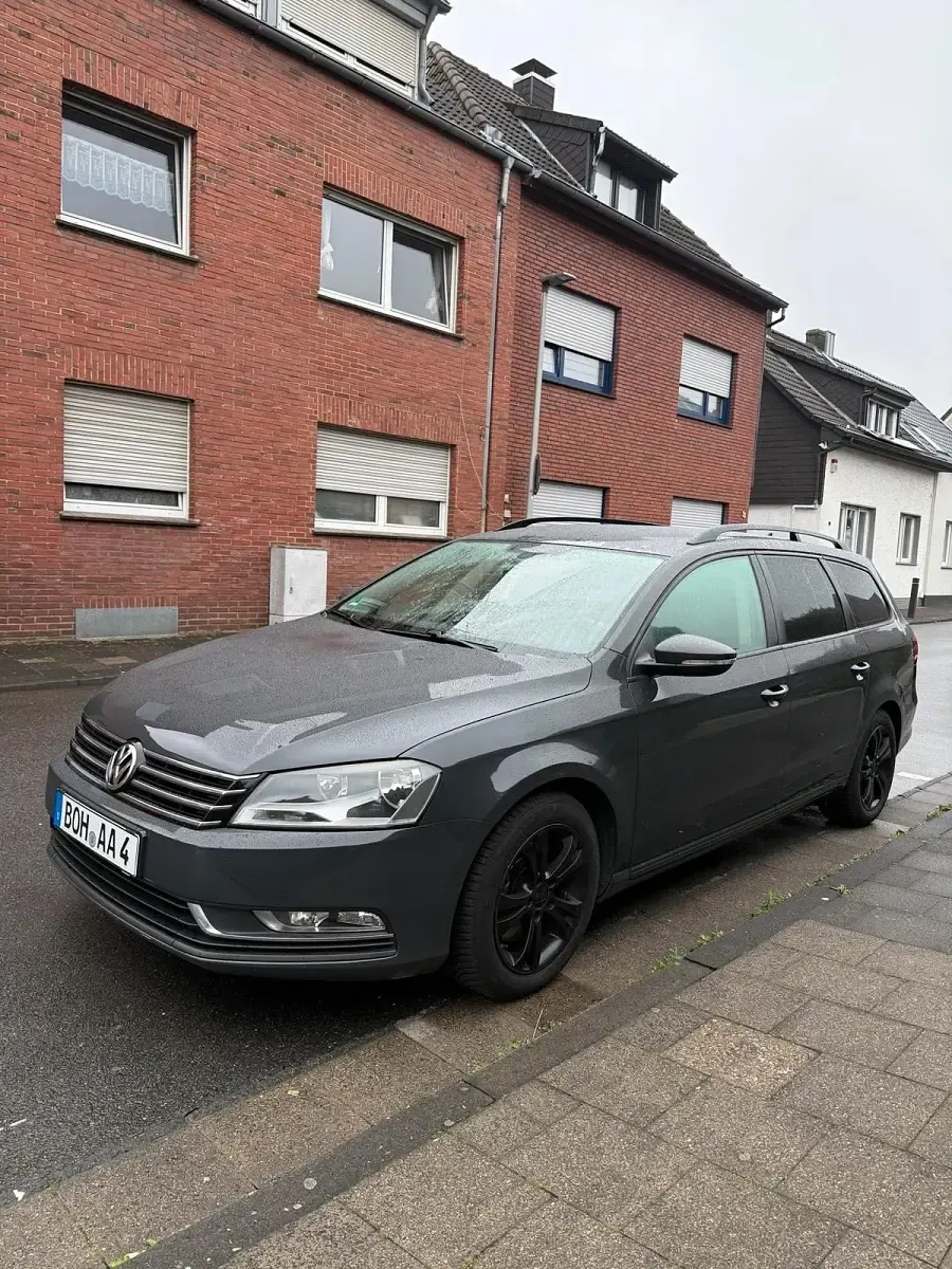 Gebraucht VW Passat 140 PS (102 kW) 2011 Grau Kombi