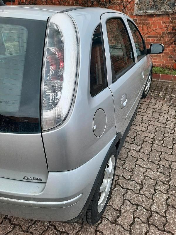 Gebraucht Opel Corsa 58 PS (42 kW) 2005 Silber Kleinwagen