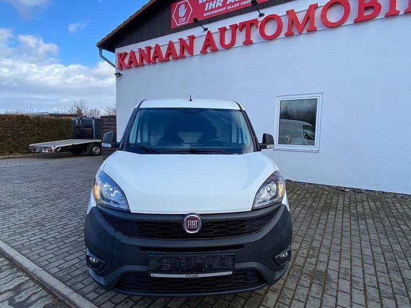 Gebraucht Fiat Doblò 95 PS (69 kW) 2019 Weiß Van / Kleinbus