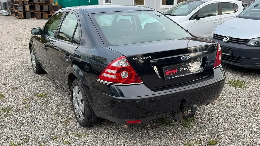 Gebraucht Ford Mondeo Ambiente 145 PS (106 kW) 2005 Schwarz Limousine