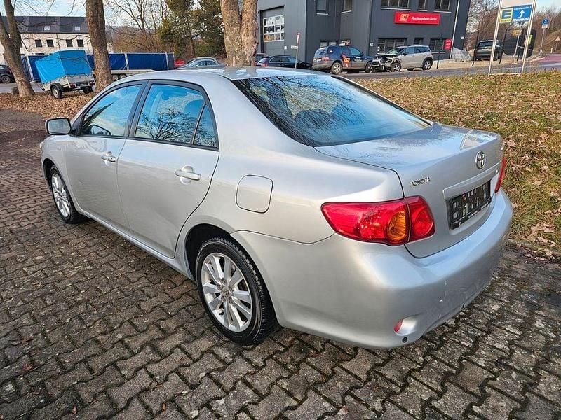 Gebraucht Toyota Corolla 132 PS (97 kW) 2010 Silber Limousine