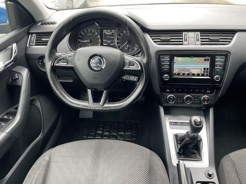 Blau Gebraucht 2015 Skoda Octavia Kombi | 6.000 € (Superpreis) - Bild 1/4