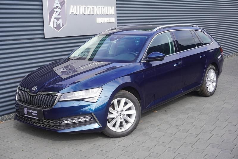 Lavablau metallic Gebraucht 2021 Skoda Superb Kombi | 23.990 € (Superpreis) - Bild 1/4
