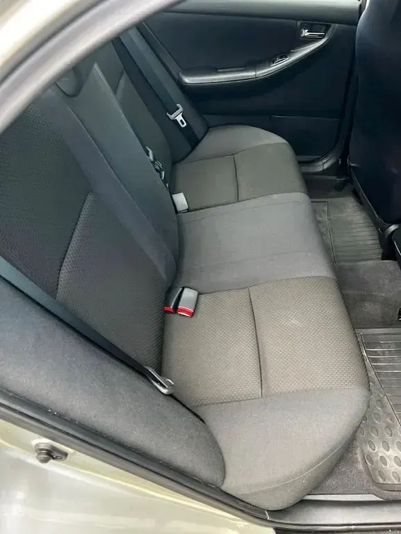 Używany Toyota Corolla Sol 110 KM (80 kW) 2005 Złoty Kombi