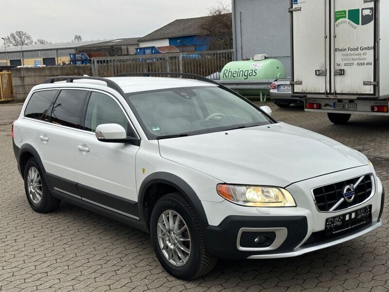 Weiß Gebraucht 2013 Volvo XC70 SUV | 16.950 € - Bild 1/4