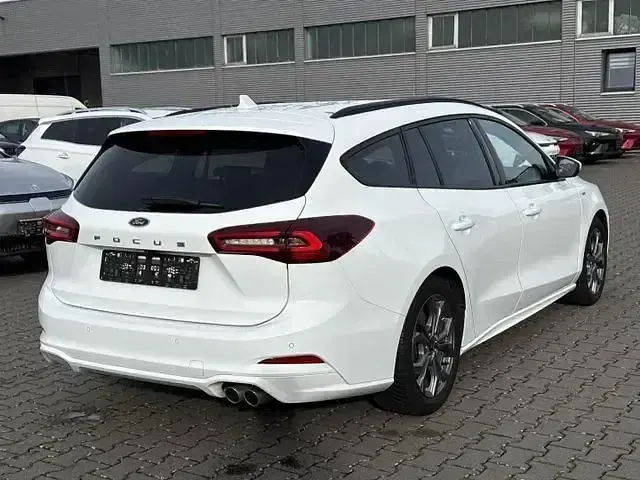 Gebraucht Ford Focus ST-Line X 125 PS (91 kW) 2024 Weiß Kombi
