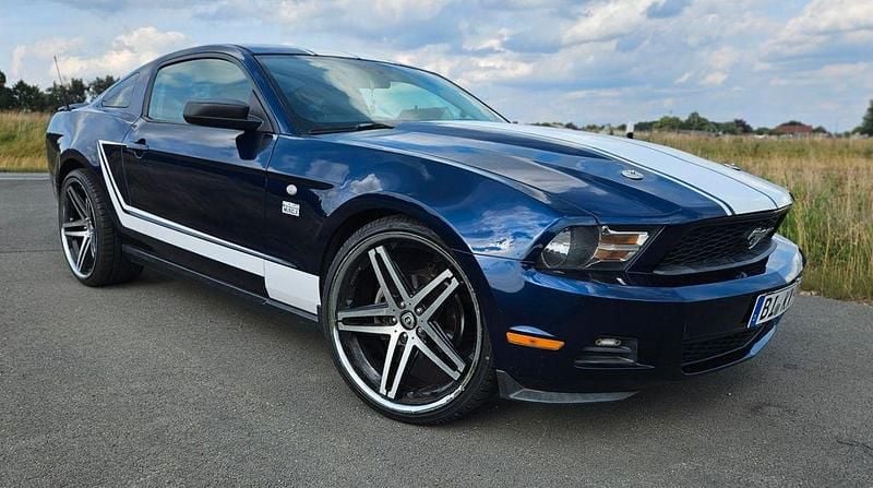 Blau Gebraucht 2010 Ford Mustang Coupé | 8.950 € (Superpreis) - Bild 1/4