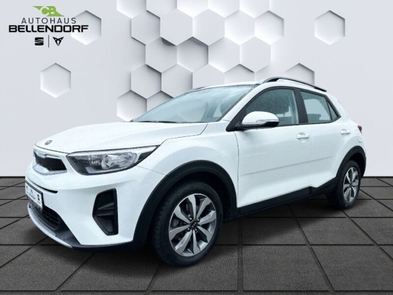 Ud) schneeweiss (weiss Gebraucht 2020 Kia Stonic Vision SUV | 15.940 € (Fairer Preis) - Bild 1/4