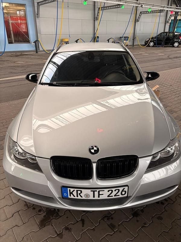 Gebraucht BMW 318 139 PS (102 kW) 2007 Grau Kombi
