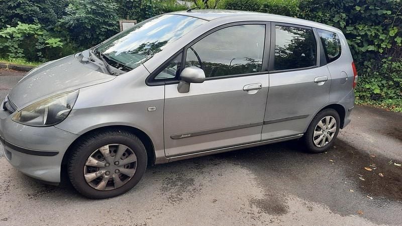 Silber Gebraucht 2004 Honda Jazz S Kleinwagen | 1.450 € (Superpreis) - Bild 1/4