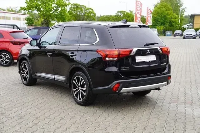 Gebraucht Mitsubishi Outlander 150 PS (110 kW) 2017 Panther schwarz SUV