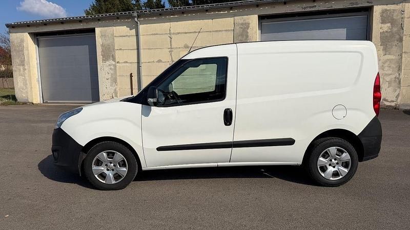 Gebraucht Opel Combo 95 PS (69 kW) 2017 Weiß Van / Kleinbus