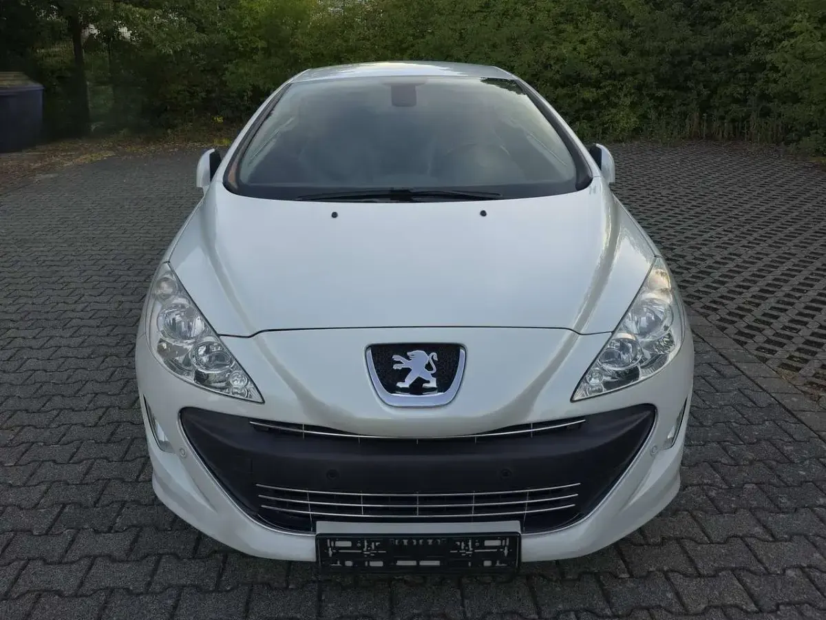 Gebraucht Peugeot 308 CC Platinum 156 PS (114 kW) 2010 Lack weiss perlglänzend Cabrio