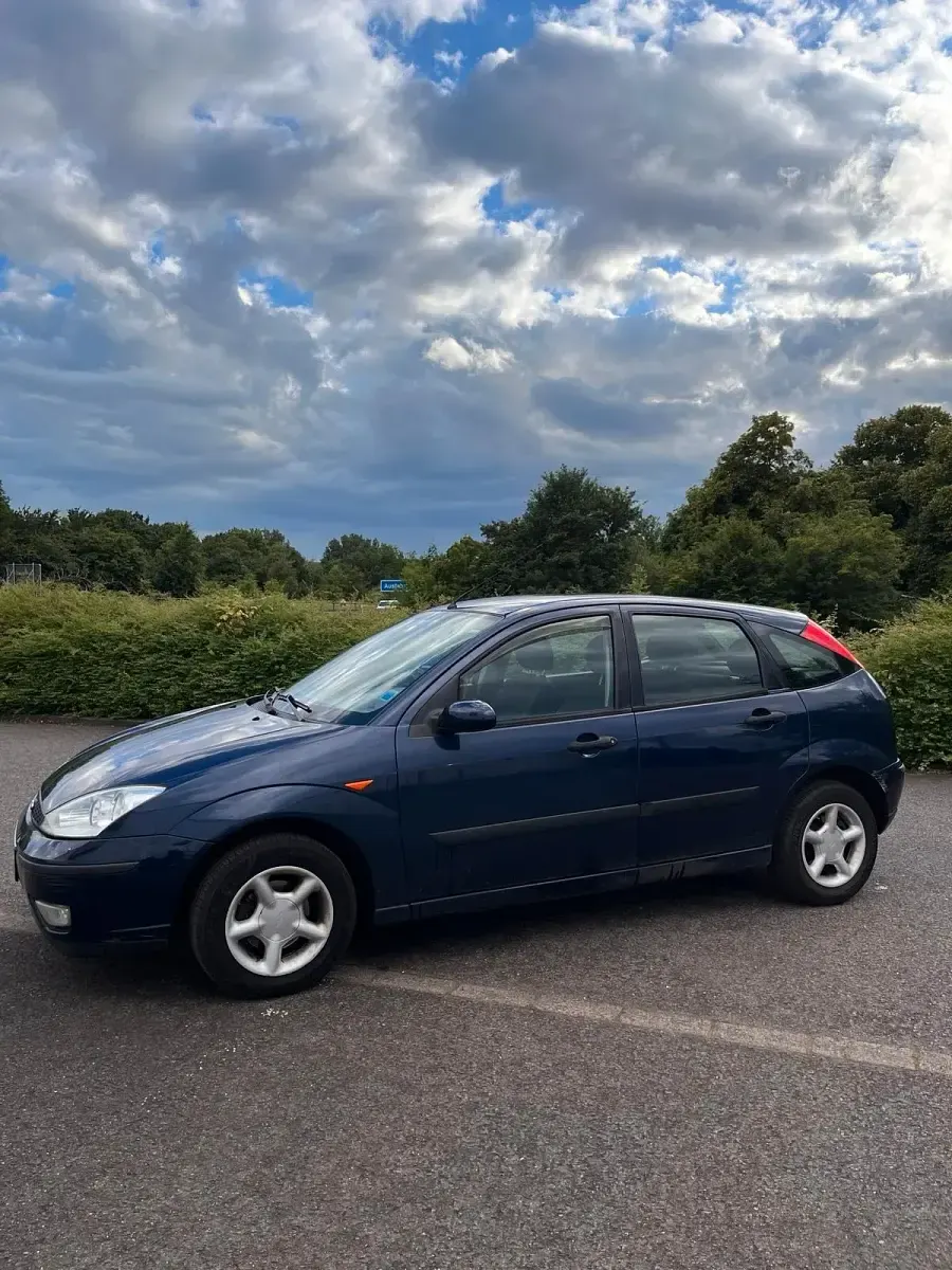 Gebraucht Ford Focus 101 PS (74 kW) 2004 Blau Kleinwagen