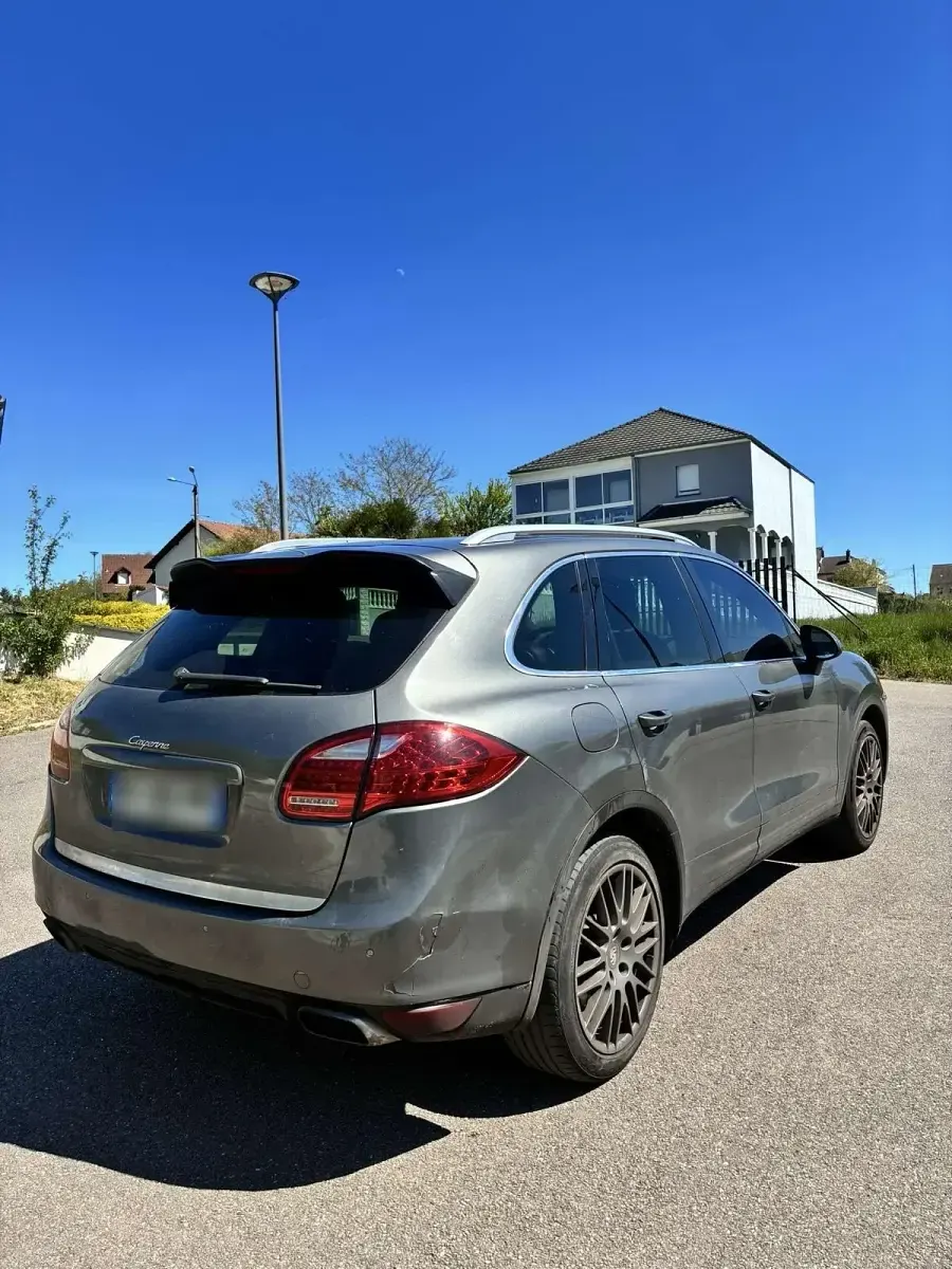 Gebraucht Porsche Cayenne 245 PS (180 kW) 2011 Grau SUV