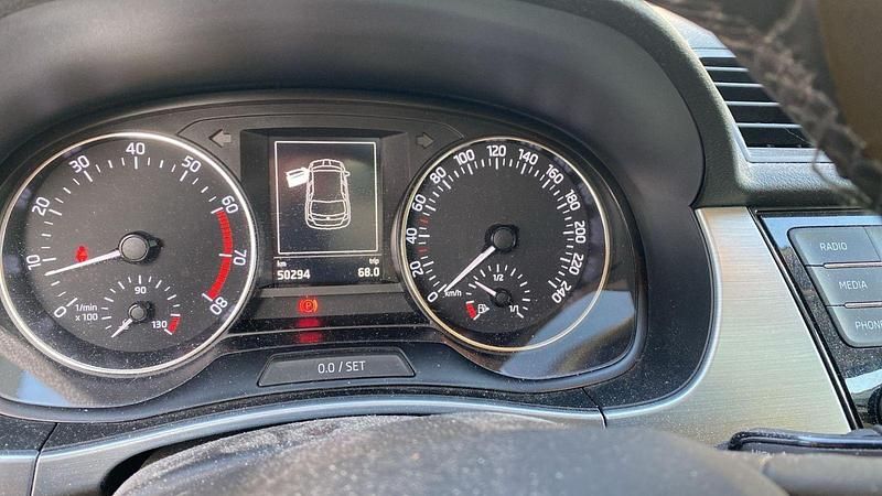 Gebraucht Skoda Fabia Ambition 90 PS (66 kW) 2016 Silber Kleinwagen