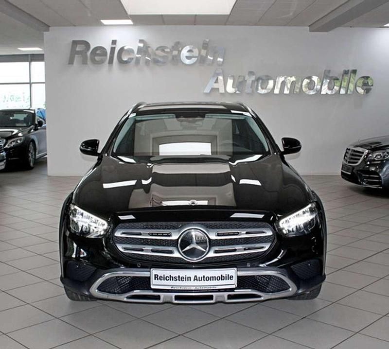 Gebraucht Mercedes E400 330 PS (242 kW) 2022 Obsidianschwarz (metallic) Kombi