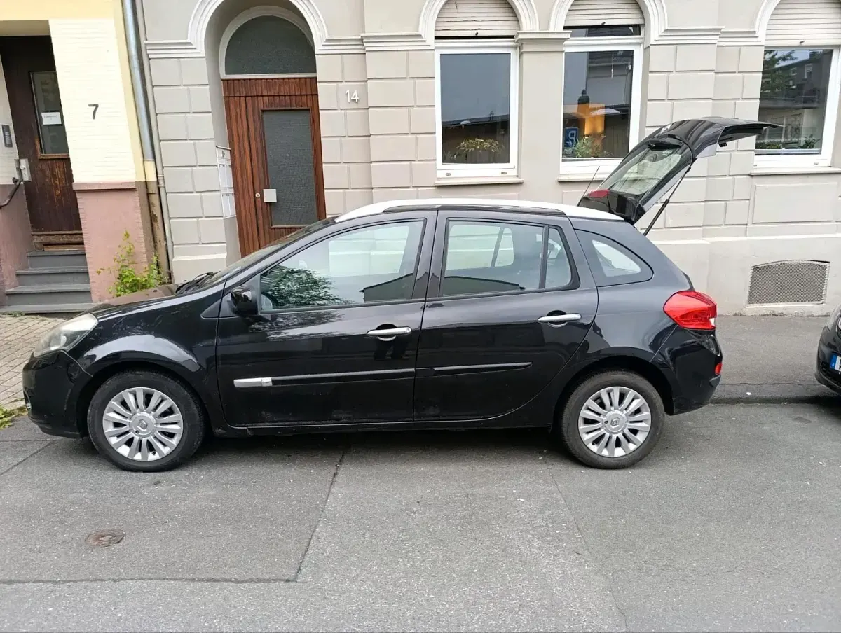 Gebraucht Renault Clio 88 PS (64 kW) 2012 Schwarz Kombi