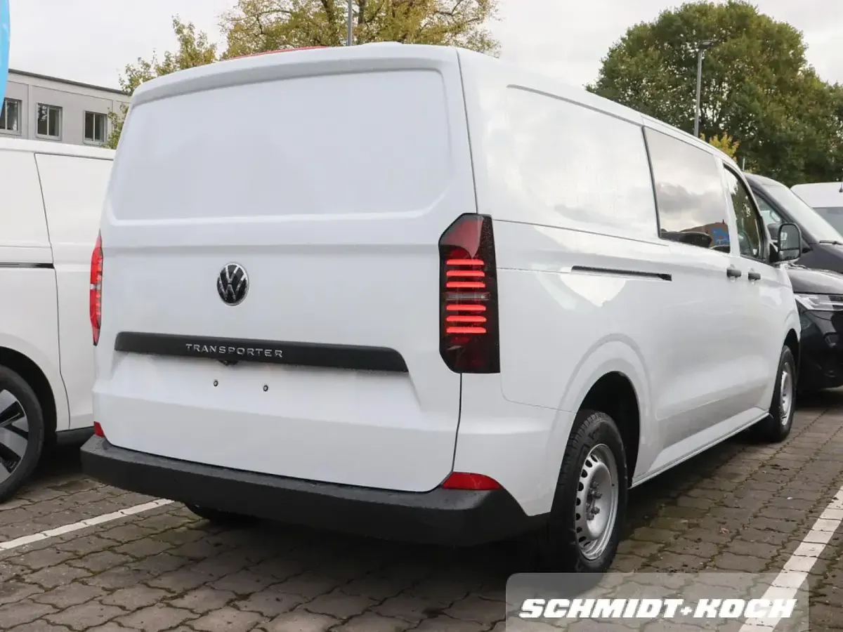 Neu VW T7 150 PS (110 kW) 2026 Clear white (weiß) Van
