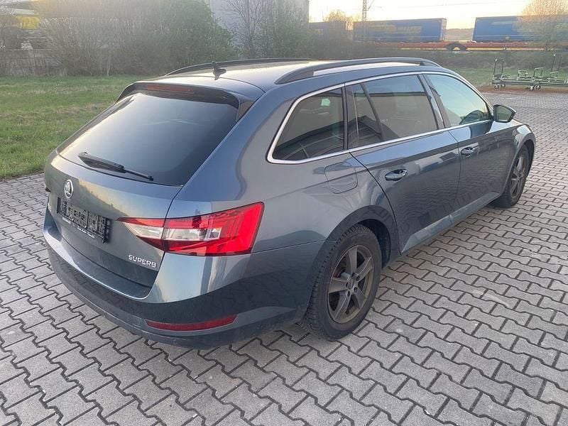 Gebraucht Skoda Superb Ambition 150 PS (110 kW) 2017 Grau Kombi