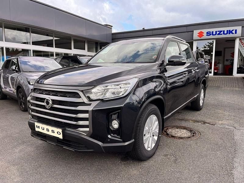 Grau Neu 2025 Ssangyong (KGM) Musso Quartz SUV | 36.970 € - Bild 1/4