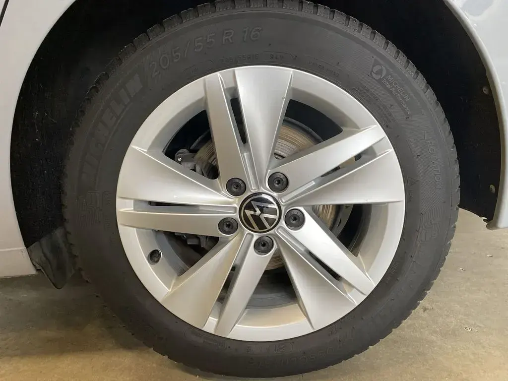 Gebraucht VW Golf VIII Life 150 PS (110 kW) 2022 Grau Kombi
