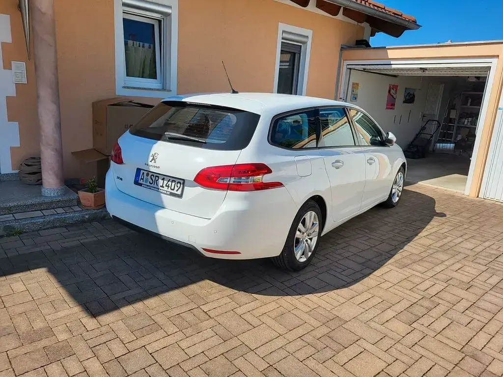 Gebraucht Peugeot 308 Style 131 PS (96 kW) 2019 Weiß Kombi
