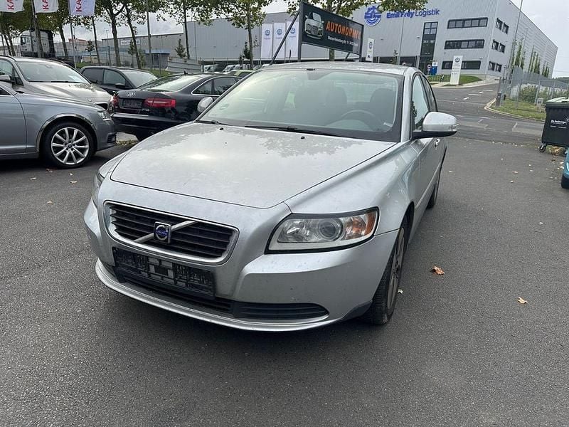 Silber Gebraucht 2010 Volvo S40 Drive Kinetic Limousine | 3.999 € (Fairer Preis) - Bild 1/4