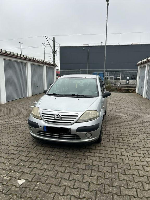 Silber Gebraucht 2004 Citroën C3 Limousine | 2.000 € (Fairer Preis) - Bild 1/4