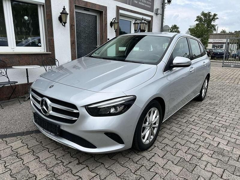 Gebraucht Mercedes B250 224 PS (164 kW) 2022 Iridiumsilber  metallicl Van / Kleinbus