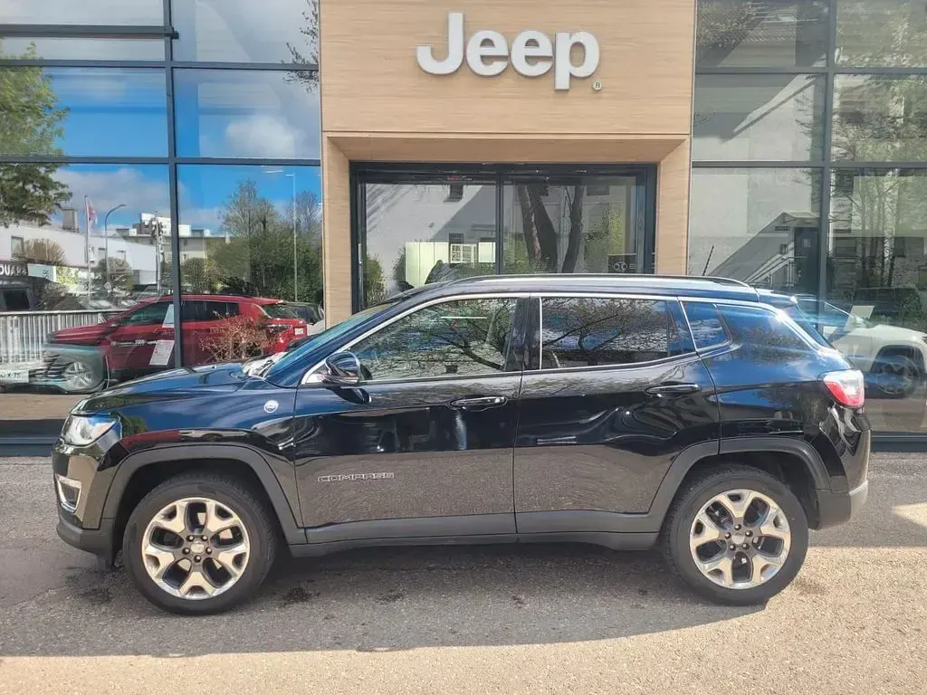 Käytetty Jeep Compass Opening Edition 170 HP (125 kW) 2017 Musta Katumaasturi