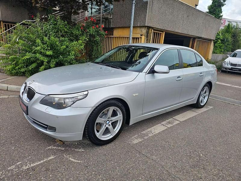 Silber Gebraucht 2007 BMW 523 Limousine | 7.500 € (Fairer Preis) - Bild 1/4